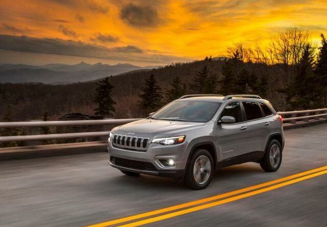 Jeep Cherokee (2020) - fuse and relay box