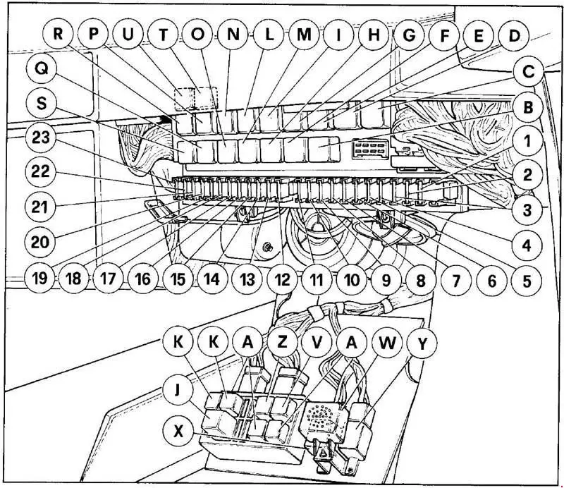 Ferrari 328 (1986-1989) - fuse and relay box