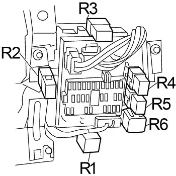 Nissan Sentra (2000-2006) - fuse and relay box