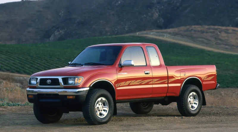 Toyota Tacoma (1995-1997) - fuse and relay box
